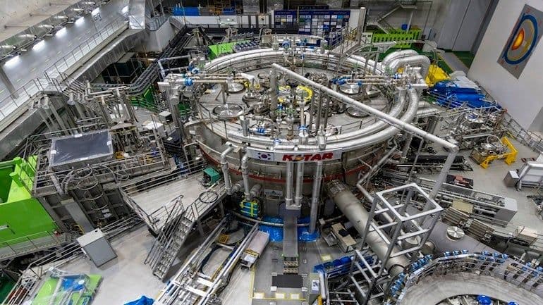 Boron powder boosts fusion plasma control