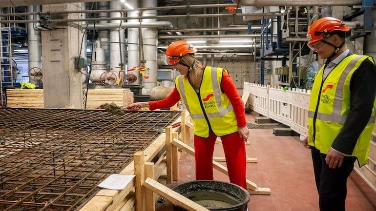 First concrete for SMR heat pilot