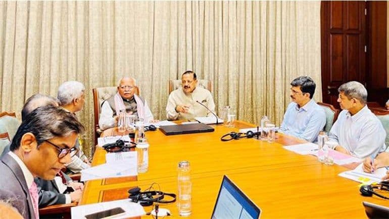 India discusses nuclear development plans