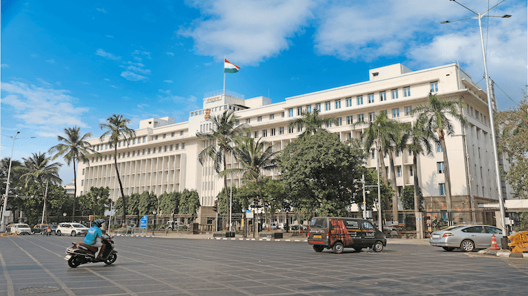 Maharashtra signs nuclear MOUs