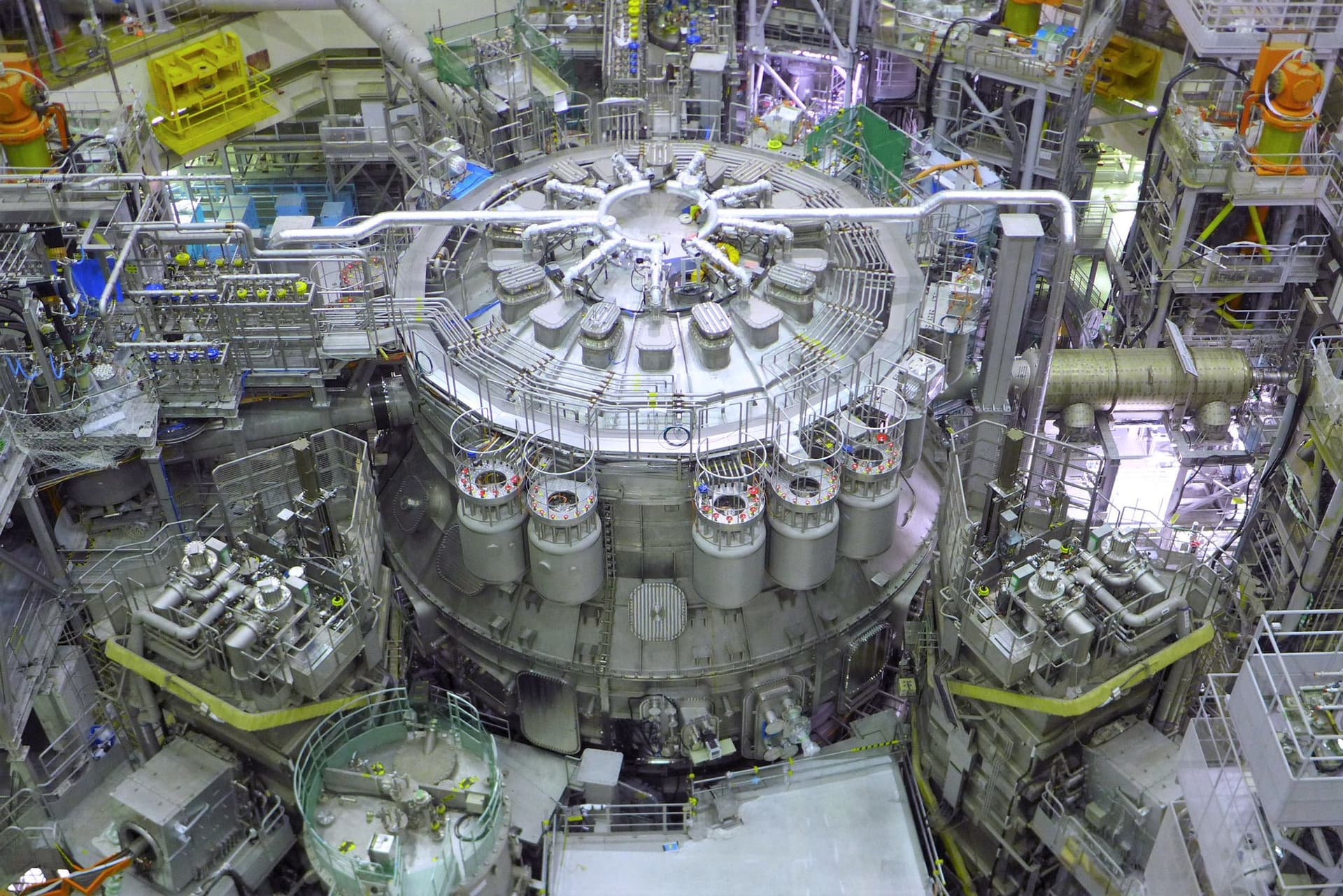 QST accelerates fusion prototype
