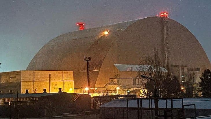 Chernobyl shelter repairs: 'Difficult choices' lie ahead