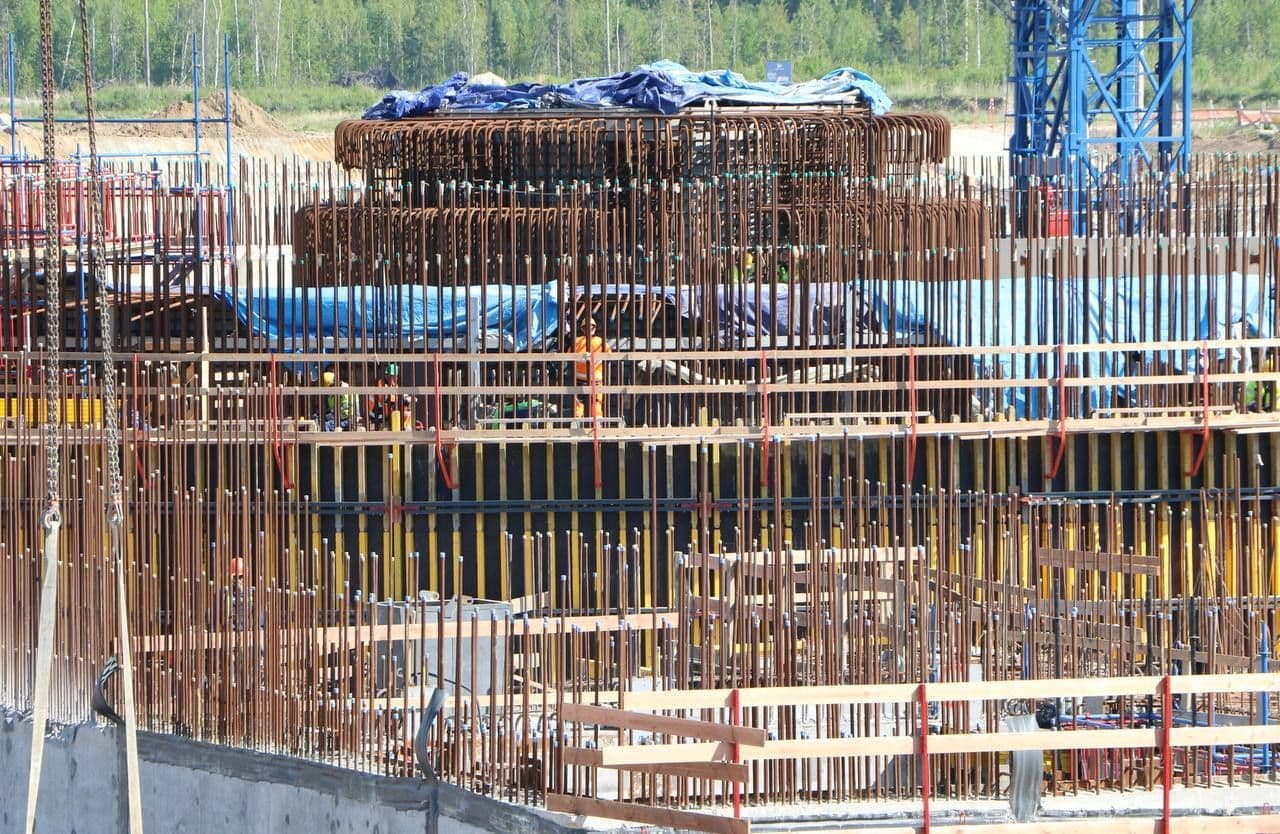 Concrete poured for reactor shaft at Leningrad's eighth unit