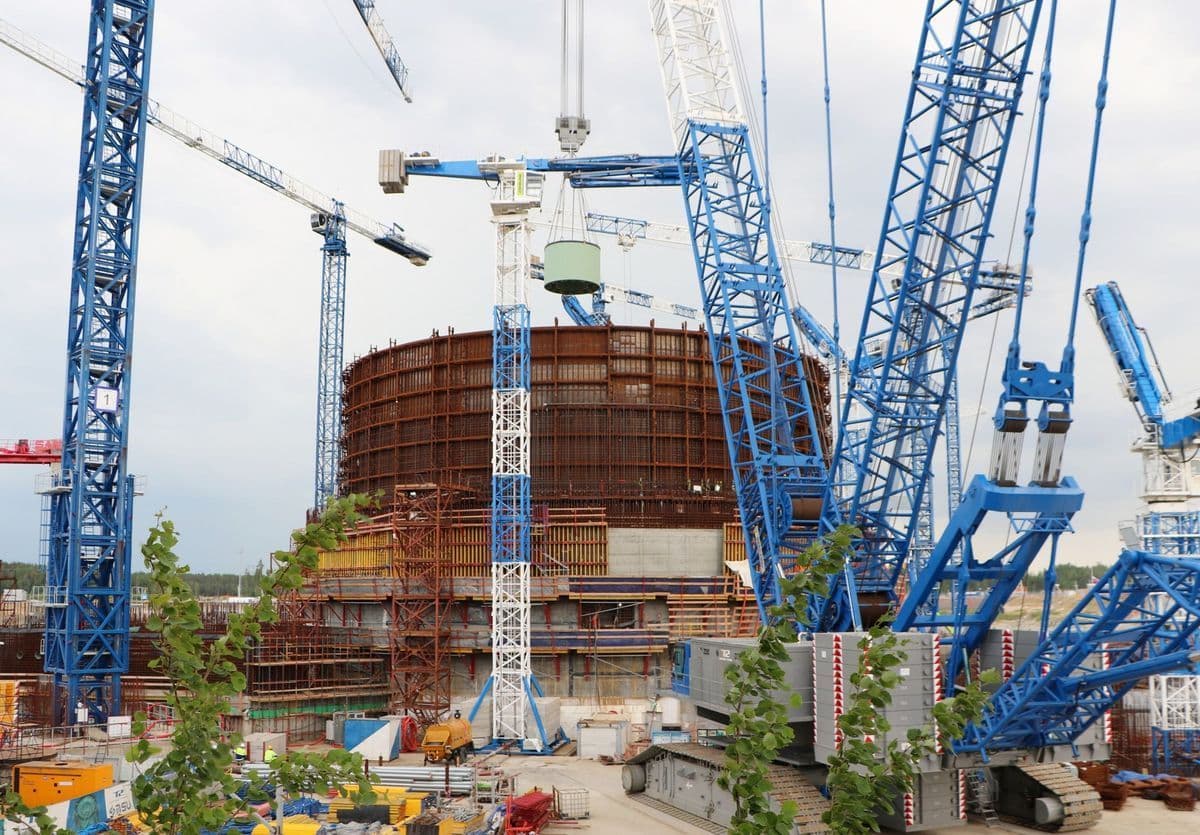 Core catcher installed at Leningrad's seventh unit