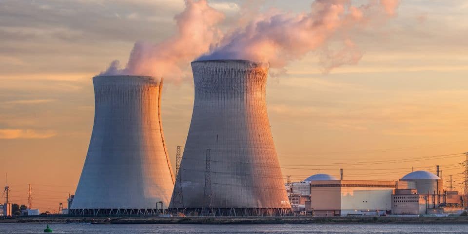 Dry Ice Blasting: A Game-Changer for Safe Cleaning and Decontamination in Nuclear Power Plants