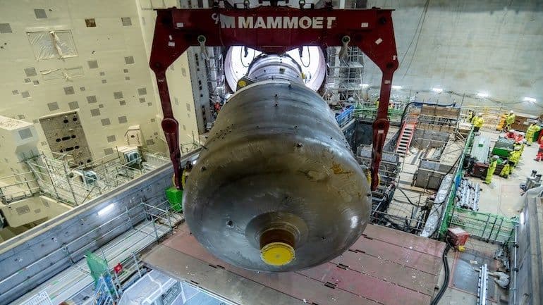 First steam generator installed at HPC 1