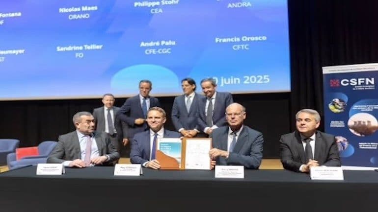 France signs strategic nuclear pact