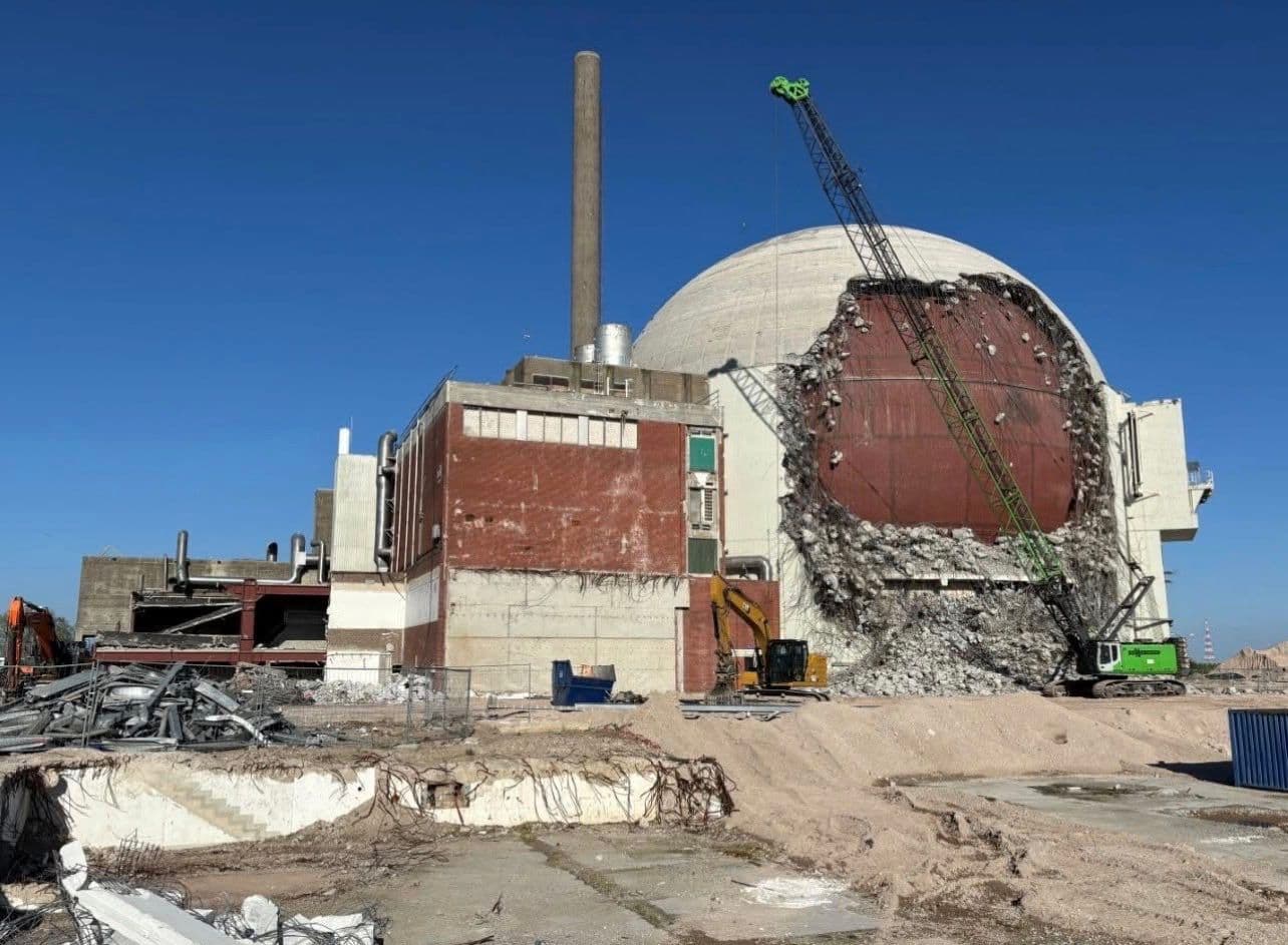 In pictures: Demolition of Stade reactor building progresses