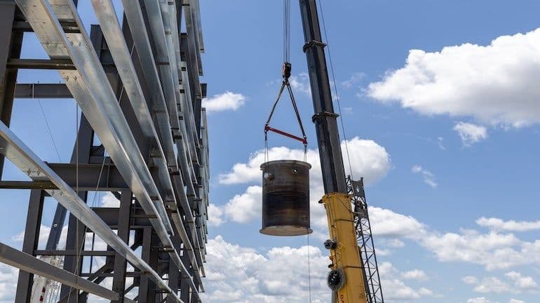 Kairos installs ETU 3.0 reactor vessel