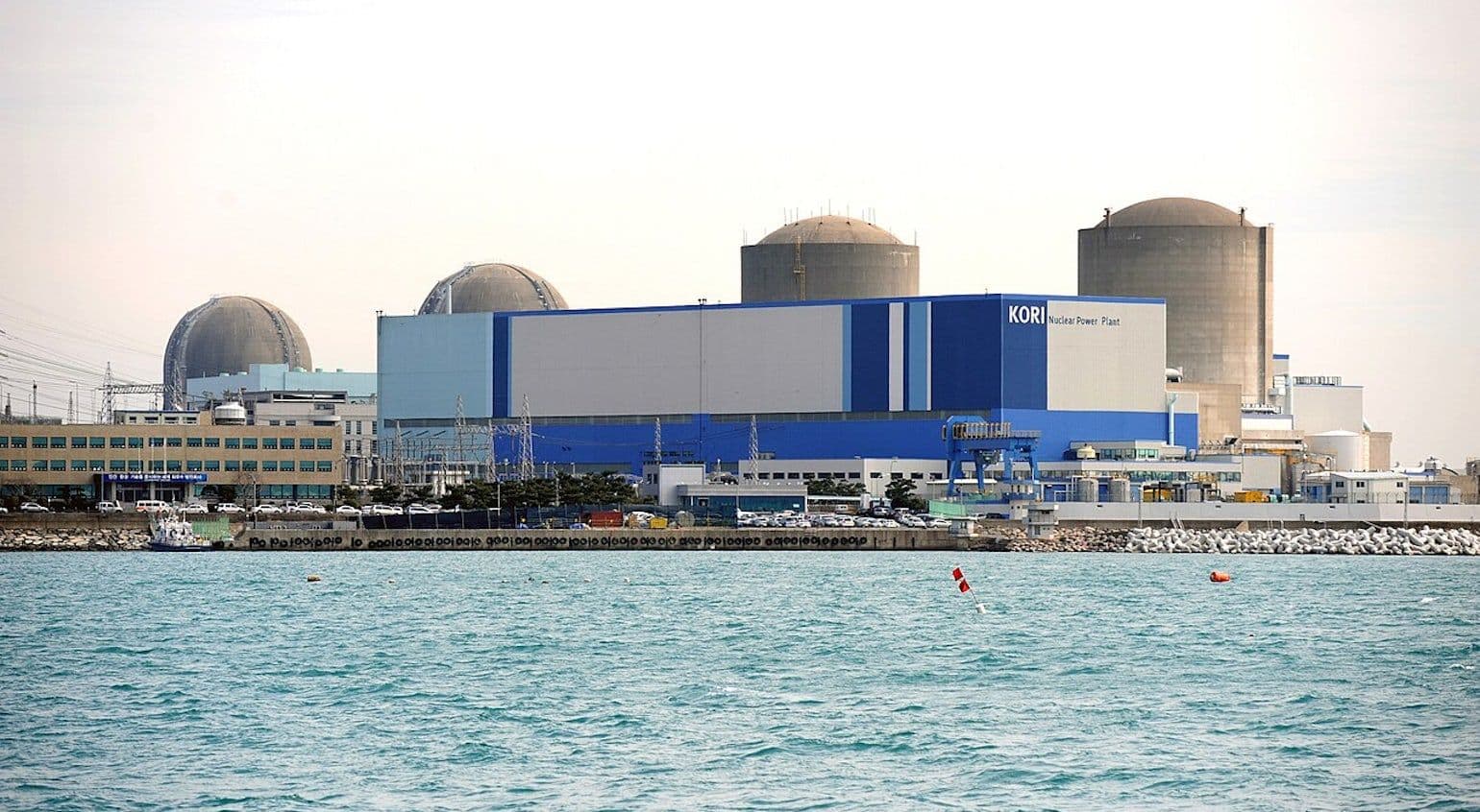 Korean reactor gets go-ahead to restart