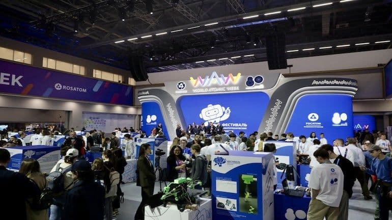 Russian students showcase robotic projects