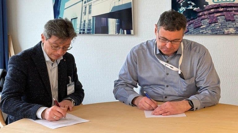 SOLO MMR secures turbine partner