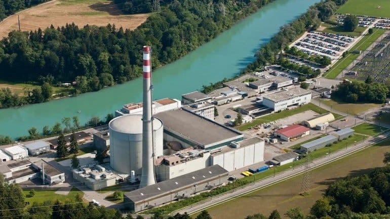Switzerland moves to lift nuclear ban